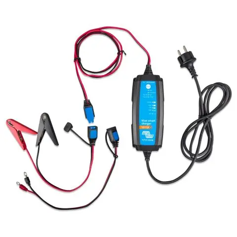 Erbjudande Victron Energy BPC120533064RM Batteriladdare